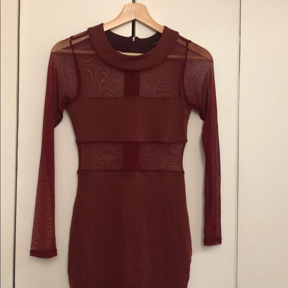 Bodycon red dress with mesh - Picture 2 of 4